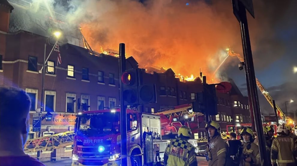 Firefighters attend the nocturnal blaze on March 6th